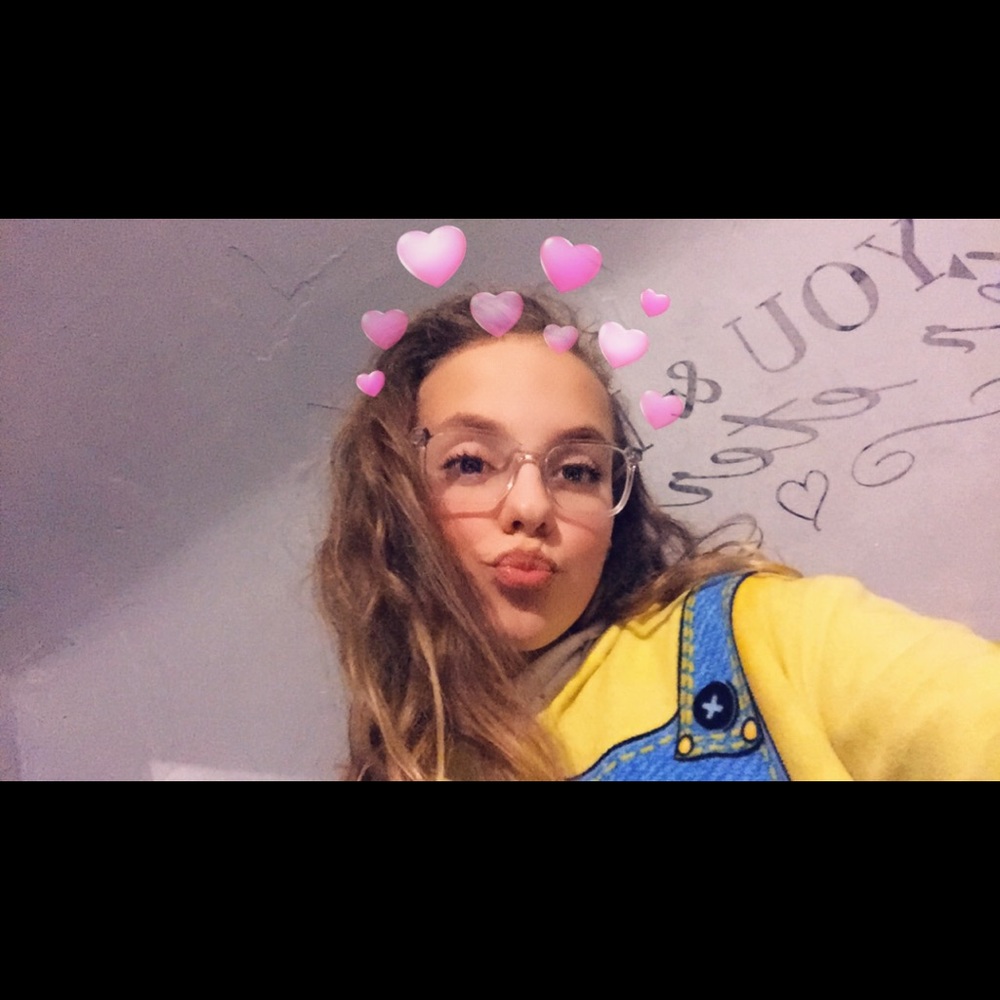 Meet your Posher, Makinzie